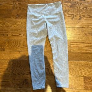 Women’s athlete leggings in medium